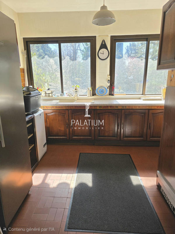 Maison - 260 m² - 10 pièces