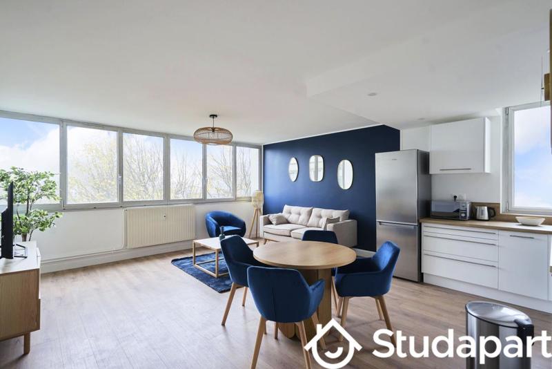 Chambre - 10 m² - 1 pièce