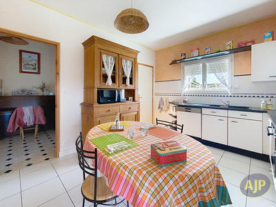 Maison - 137 m² - 5 pièces