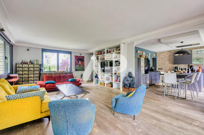 Maison - 278 m² - 11 pièces