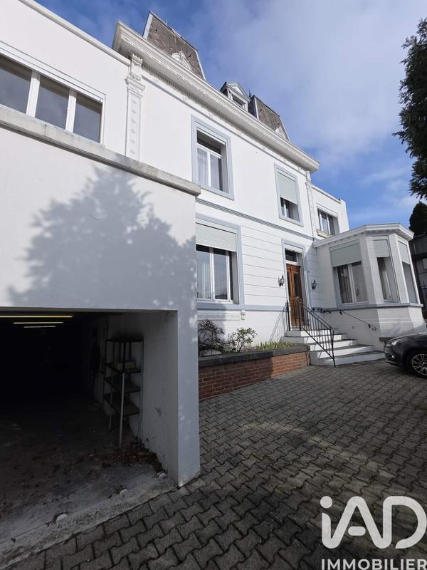 Maison - 292 m² - 12 pièces