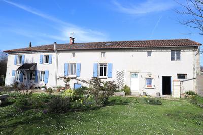 Maison - 207 m² - 7 pièces