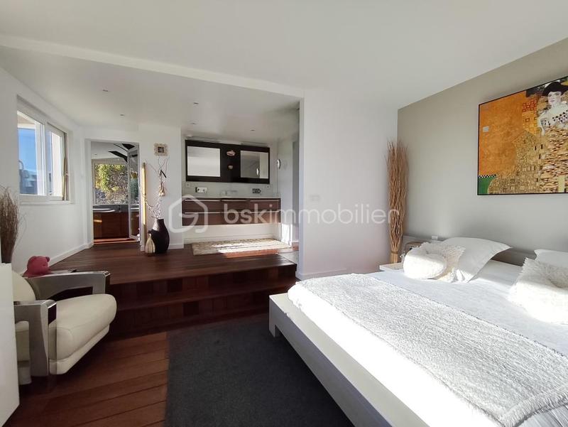 Villa - 264 m² - 7 pièces