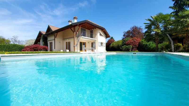 Maison - 223 m² - 8 pièces