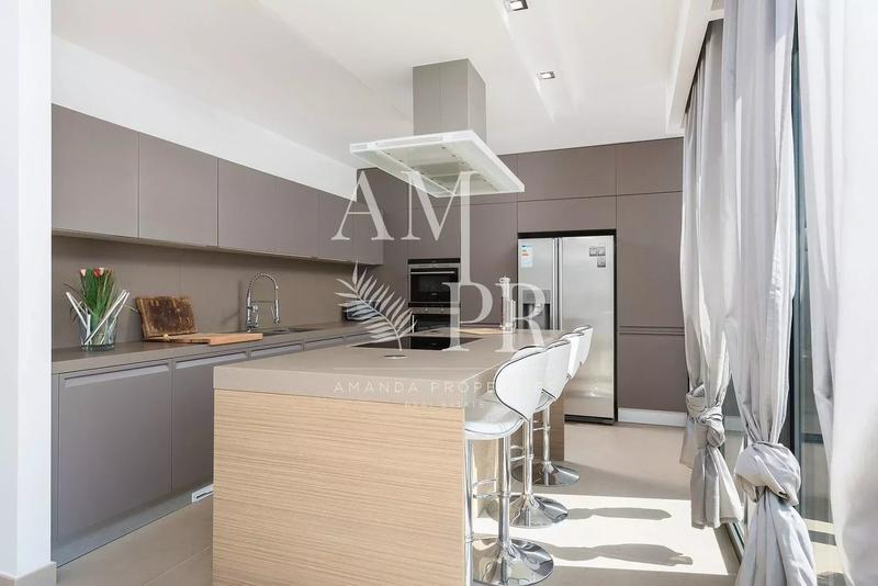 Villa - 290 m² - 6 pièces