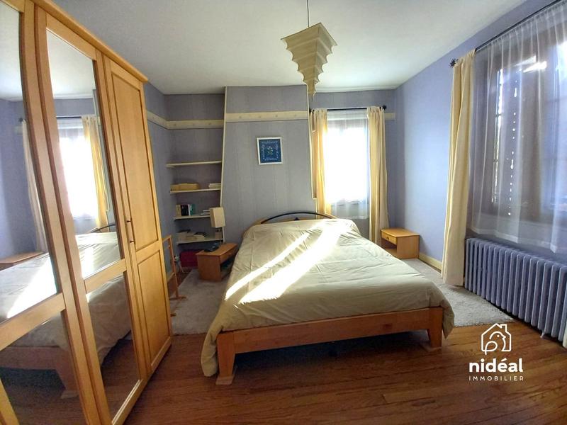 Maison - 166 m² - 8 pièces