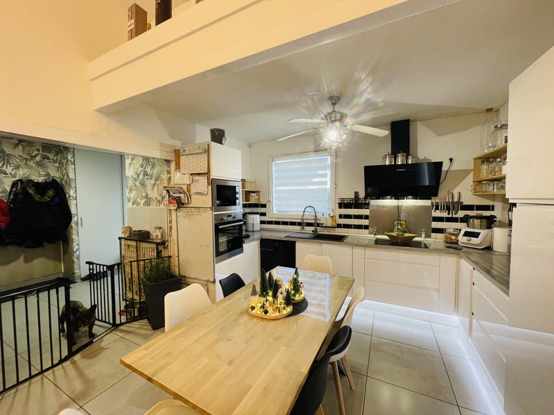 Maison - 92 m² - 5 pièces