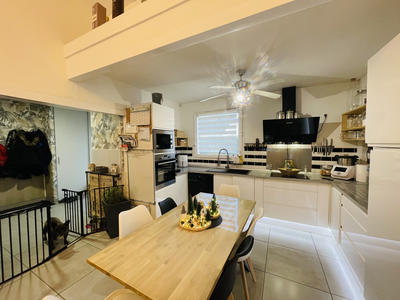 Maison - 92 m² - 5 pièces