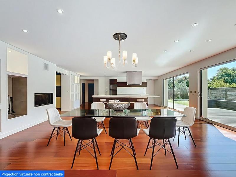 Maison - 222 m² - 7 pièces