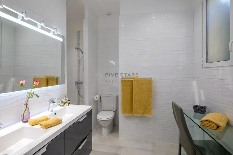 Villa - 230 m² - 6 pièces