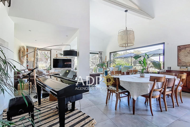 Maison contemporaine - 170 m² - 7 pièces