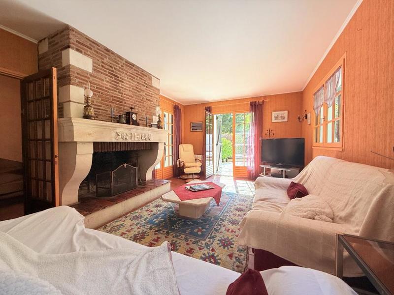 Maison - 220 m² - 8 pièces