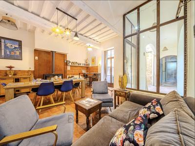 Maison - 360 m² - 10 pièces