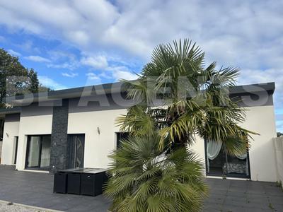 Maison - 144 m² - 6 pièces