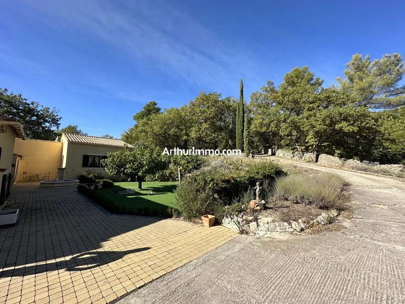 Maison - 221 m² - 6 pièces