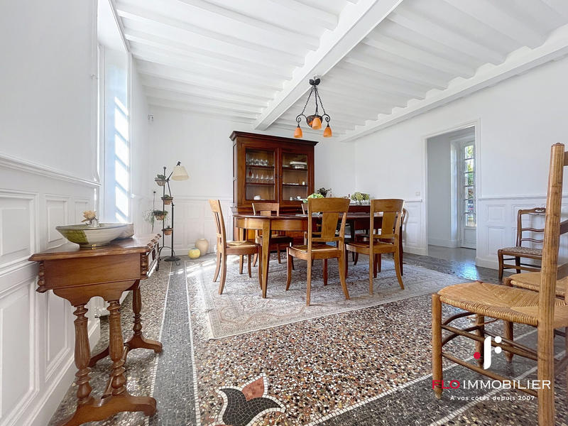 Maison ancienne - 328 m² - 8 pièces