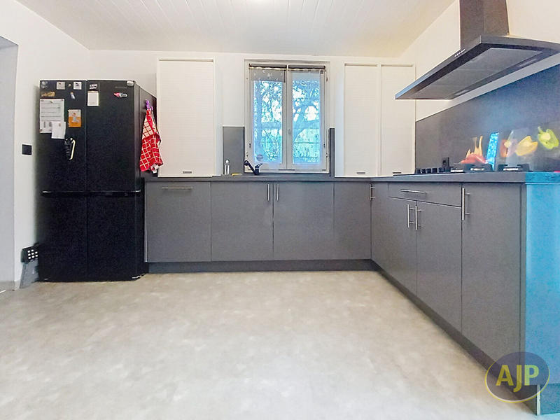 Maison - 140 m² - 6 pièces