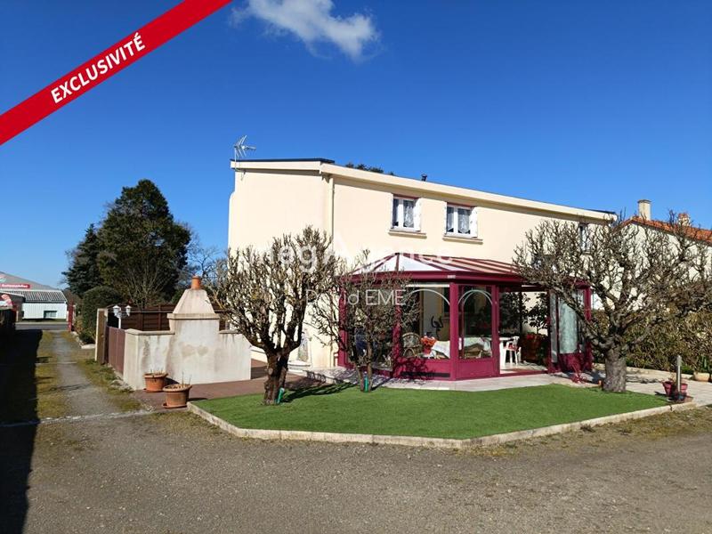 Maison traditionnelle - 172 m² - 9 pièces