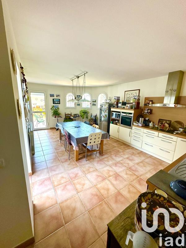 Maison - 200 m² - 5 pièces