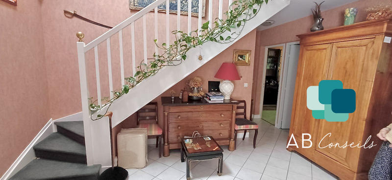 Maison - 180 m² - 7 pièces