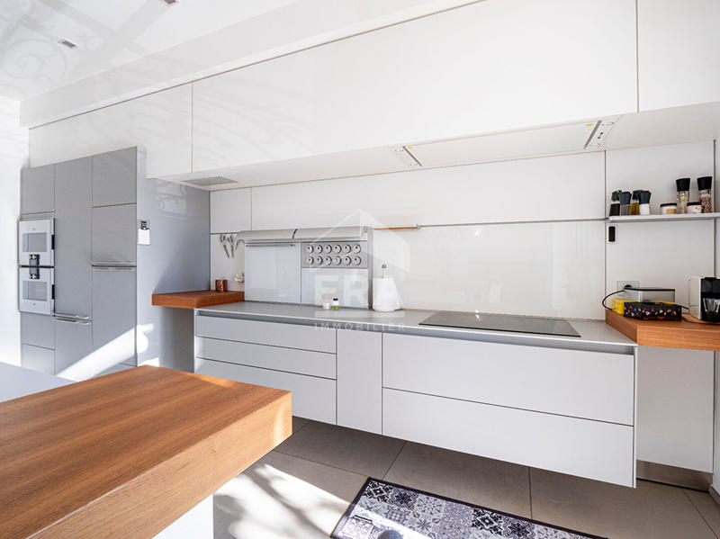 Appartement - 142 m² - 4 pièces