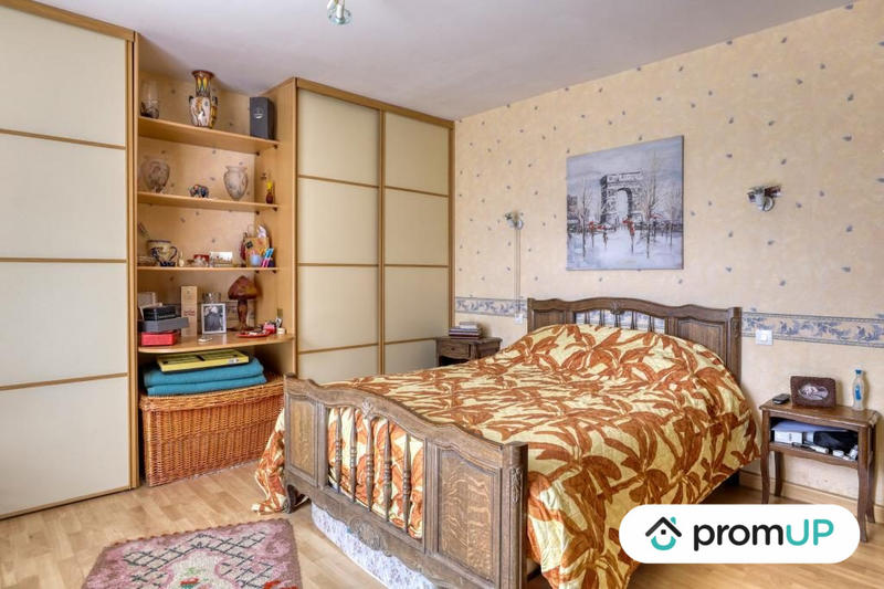 Maison traditionnelle - 145 m² - 5 pièces