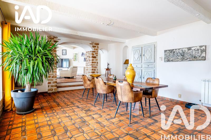 Maison - 250 m² - 5 pièces