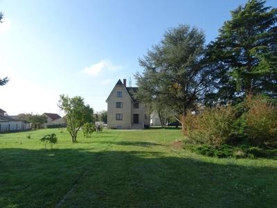 Maison - 205 m² - 7 pièces