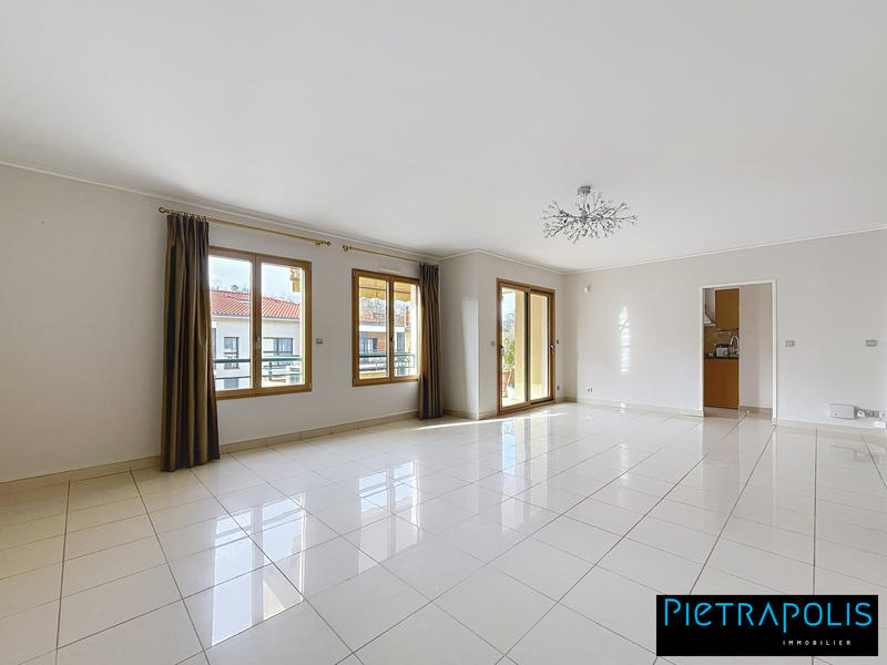 Appartement - 130 m² - 4 pièces