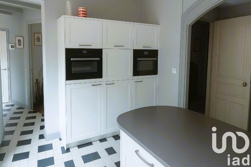 Maison - 270 m² - 9 pièces