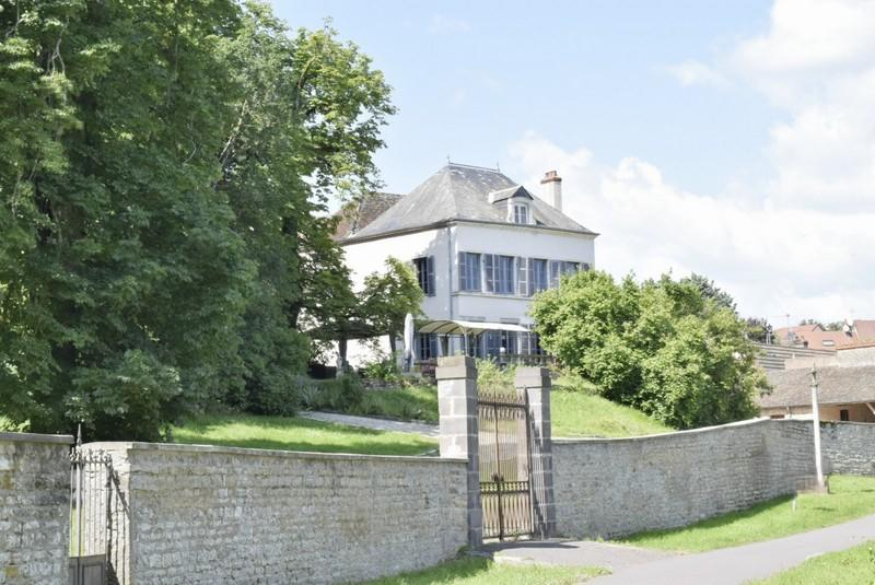 Maison - 315 m² - 10 pièces