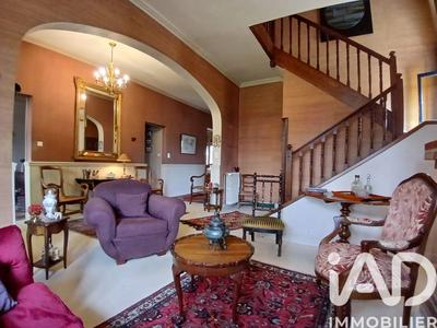 Maison - 211 m² - 8 pièces