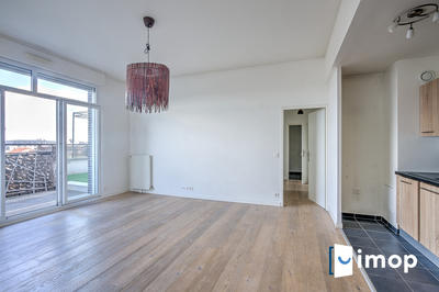 Appartement - 90 m² - 4 pièces