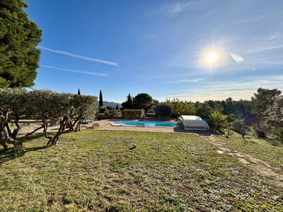 Maison - 177 m² - 7 pièces