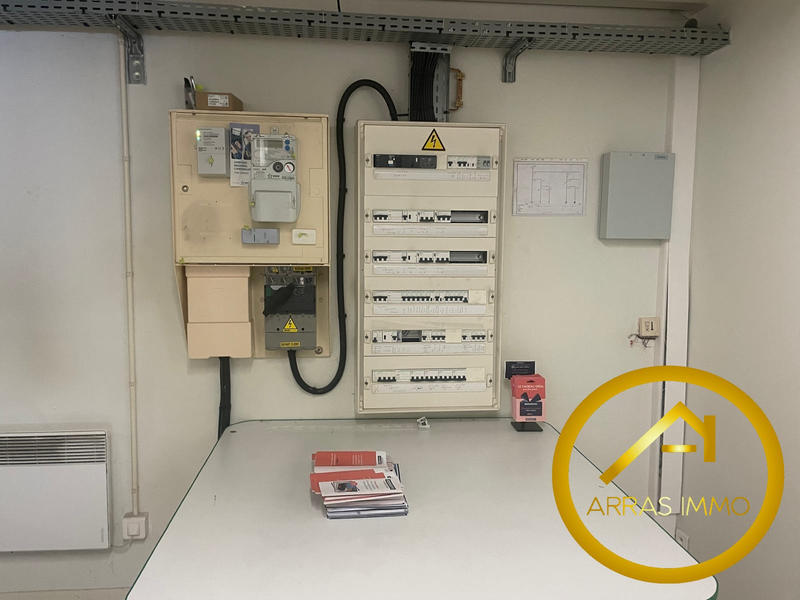 Local commercial - 608 m²