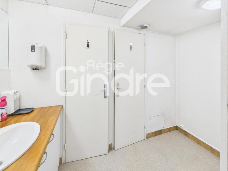 Bureau - 163 m² - 1 pièce