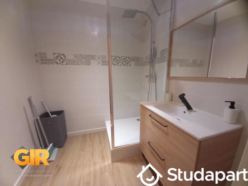 Chambre - 9 m² - 1 pièce