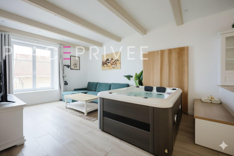 Maison - 200 m² - 6 pièces