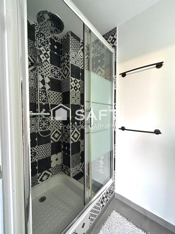 Maison - 202 m² - 7 pièces