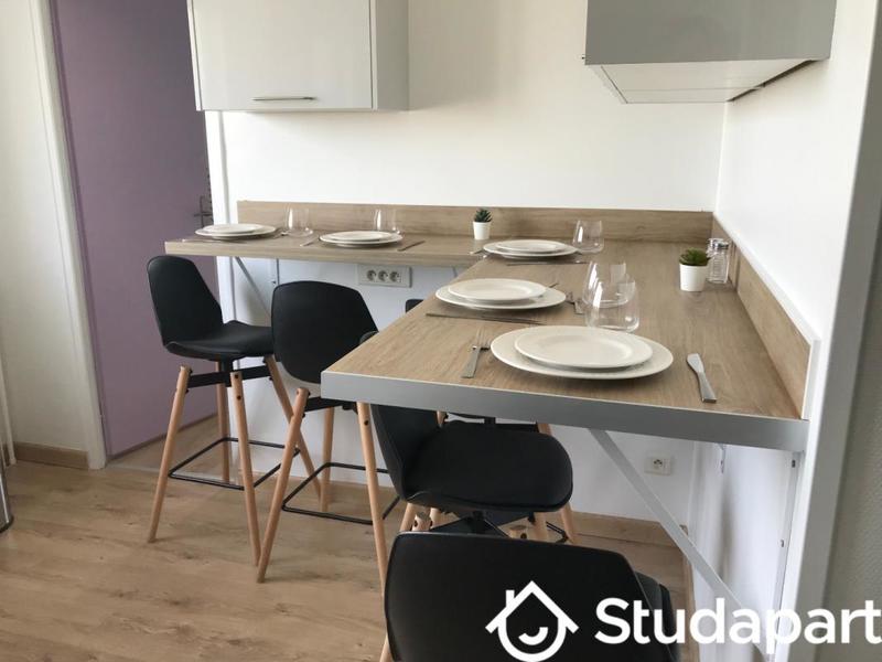 Chambre - 12 m² - 1 pièce