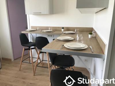 Chambre - 12 m² - 1 pièce