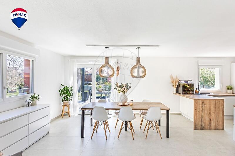 Appartement - 99 m² - 5 pièces