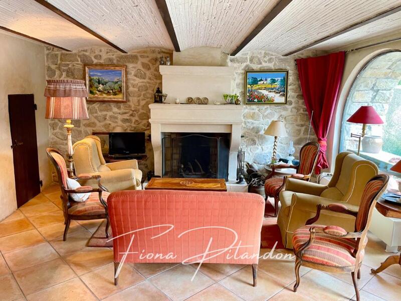 Maison - 357 m² - 13 pièces