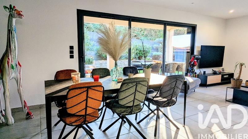 Maison - 105 m² - 5 pièces