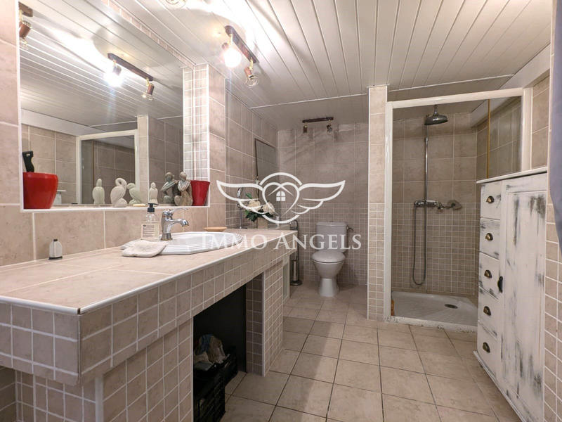 Villa - 244 m² - 6 pièces