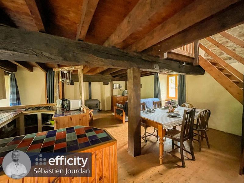 Maison - 448 m² - 19 pièces