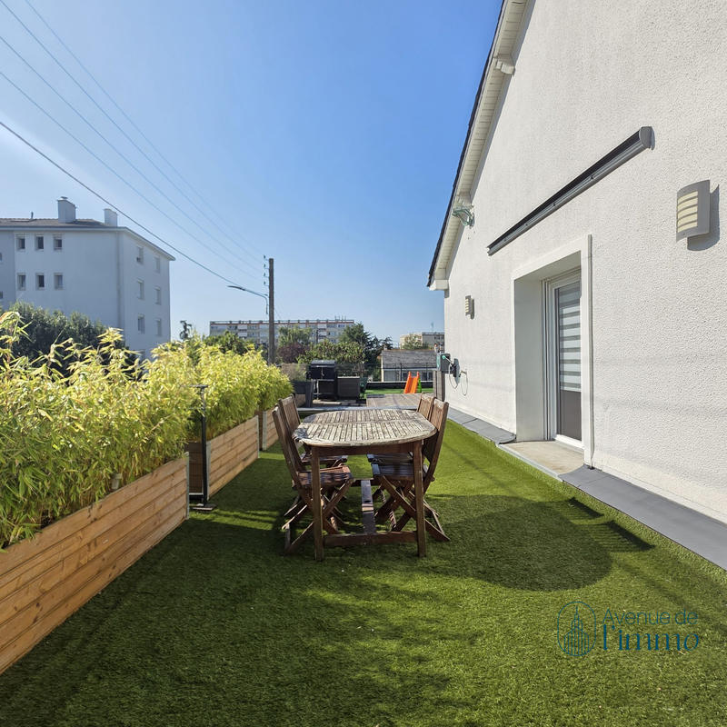 Appartement - 82 m² - 3 pièces