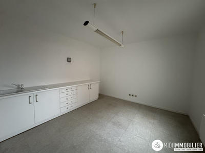 Local commercial - 137 m² - 6 pièces