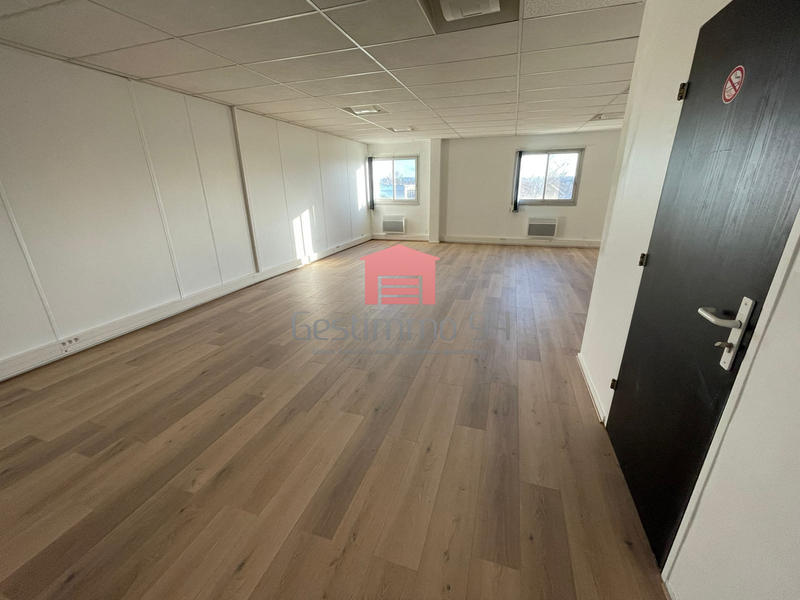 Bureau - 65 m²