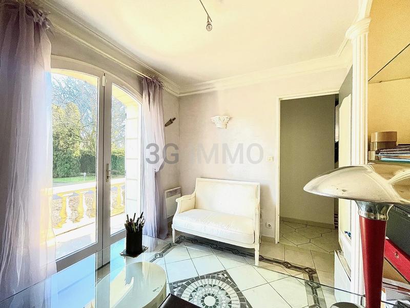 Demeure - 191 m² - 9 pièces